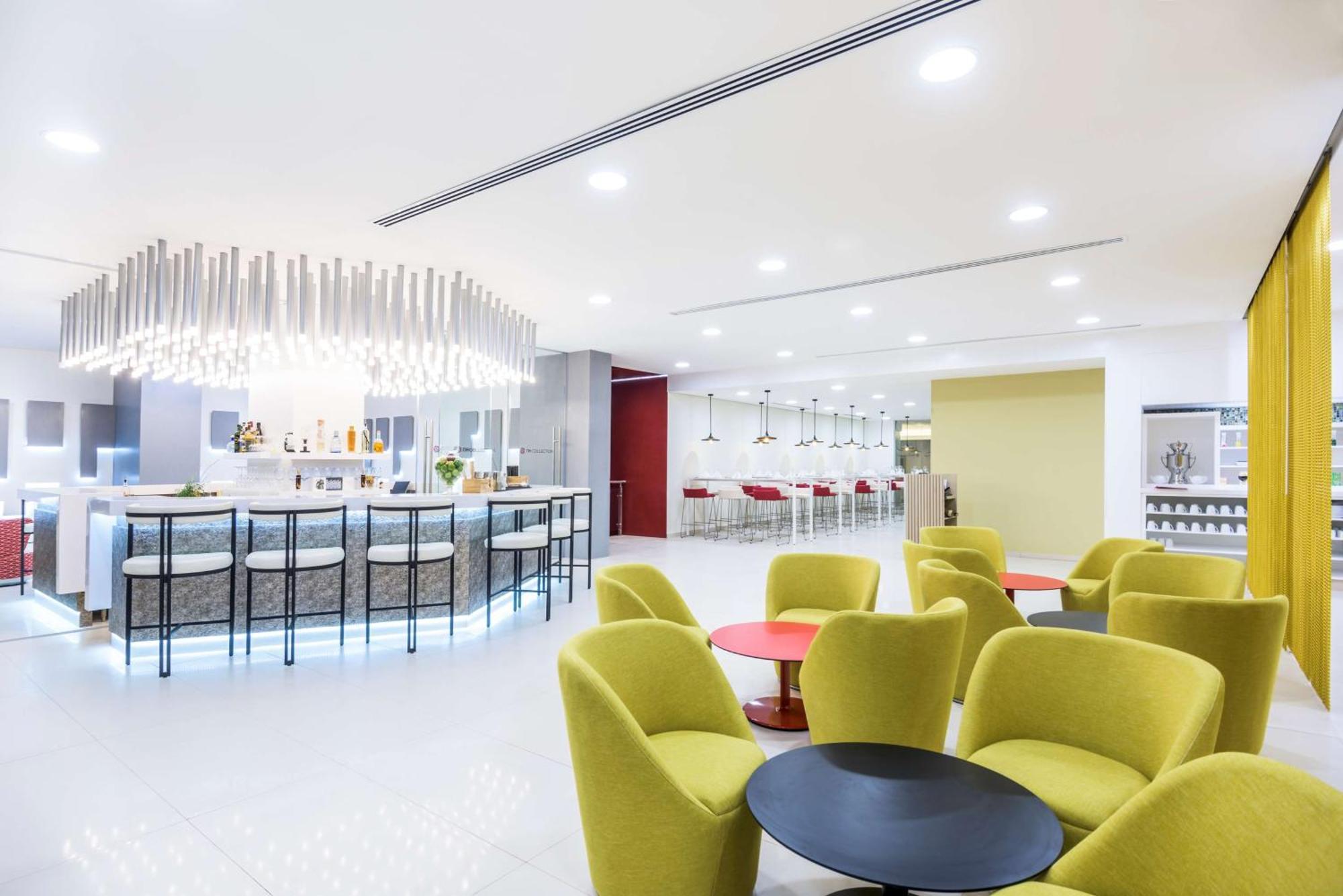 Nh Collection Mexico City Reforma Kültér fotó The lounge at the airport