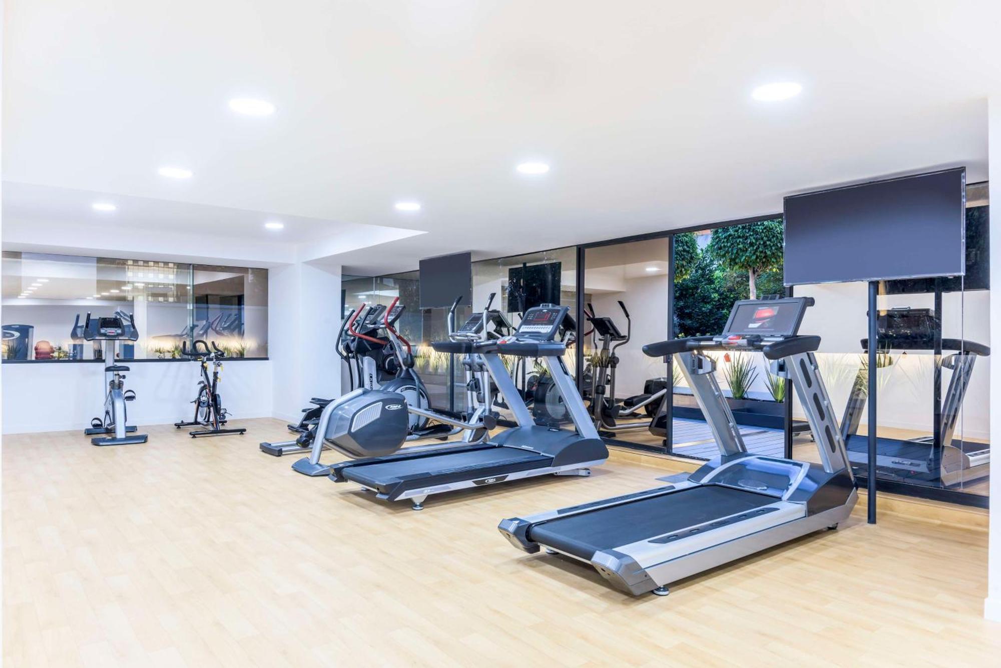 Nh Collection Mexico City Reforma Kültér fotó The gym at the 2018 Commonwealth Games athletes' village
