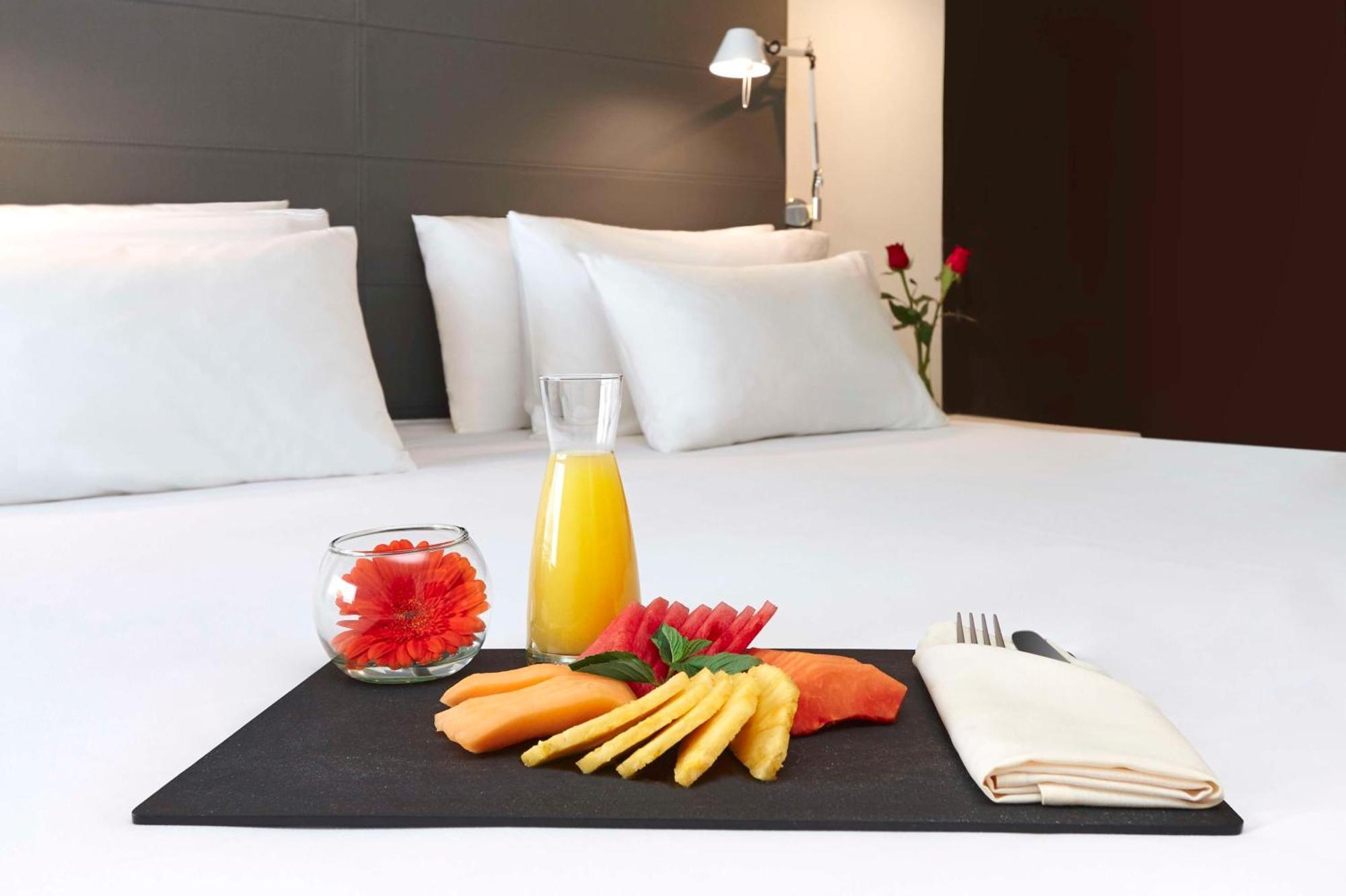 Nh Collection Mexico City Reforma Kültér fotó Room service